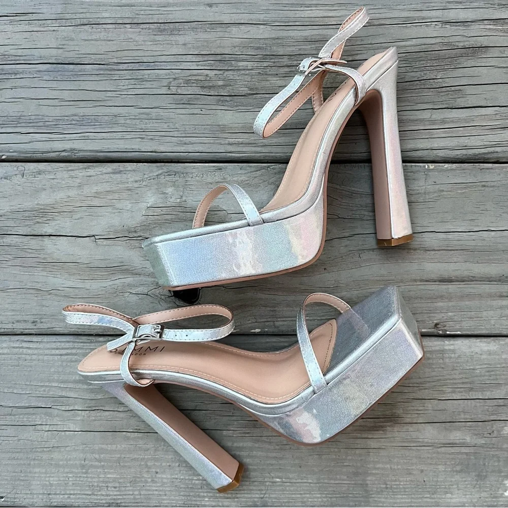 Simmi London Platform Metallic Iridescent Silver Genesis Heels Womens Size 7